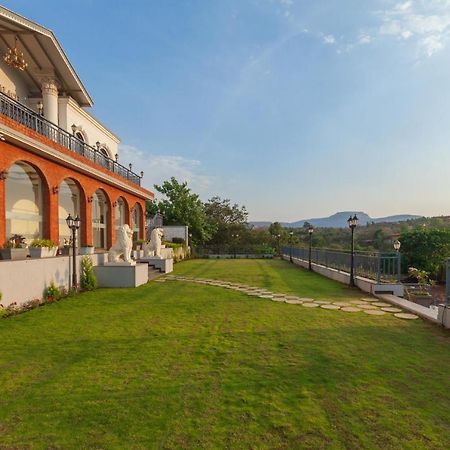 נאסיק Bellevue Palace By Stayvista - Lavish Abode With A Pool, Landscaped Lawn, Gazebo & Adventure Activities מראה חיצוני תמונה