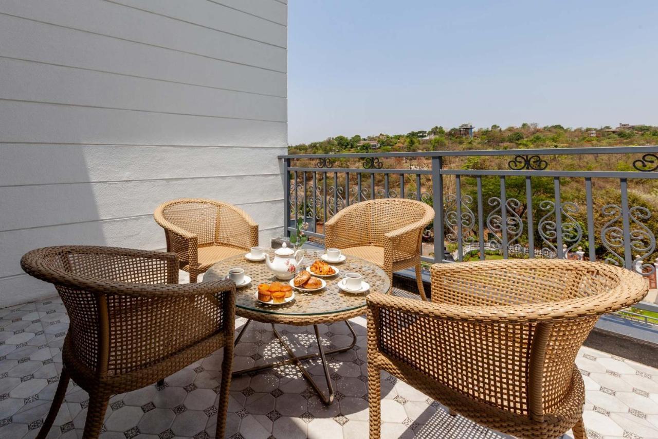 נאסיק Bellevue Palace By Stayvista - Lavish Abode With A Pool, Landscaped Lawn, Gazebo & Adventure Activities מראה חיצוני תמונה