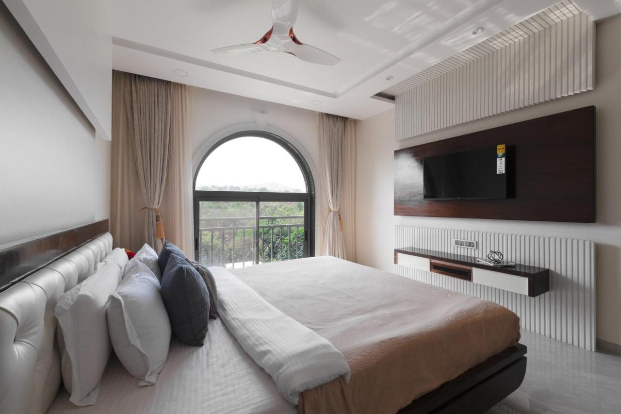 נאסיק Bellevue Palace By Stayvista - Lavish Abode With A Pool, Landscaped Lawn, Gazebo & Adventure Activities מראה חיצוני תמונה