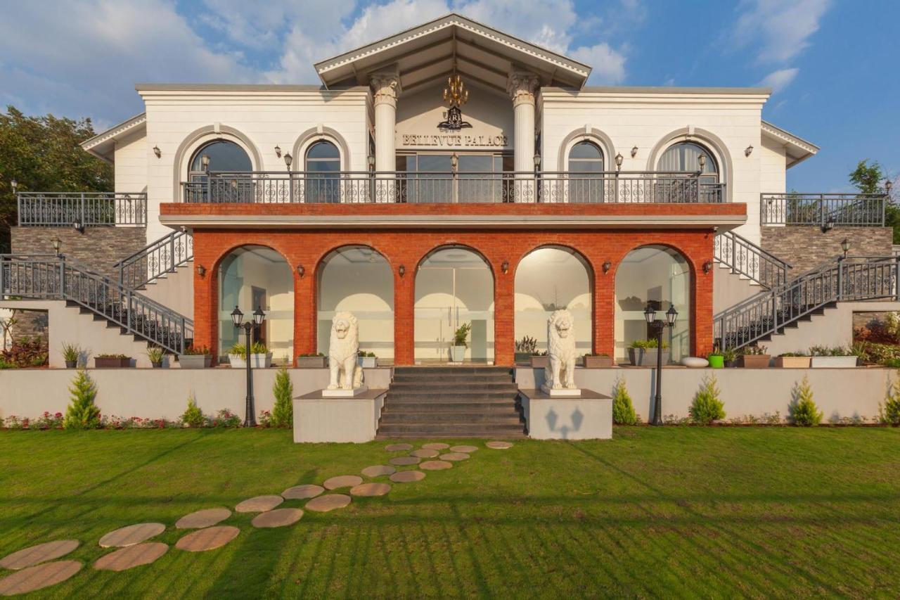 נאסיק Bellevue Palace By Stayvista - Lavish Abode With A Pool, Landscaped Lawn, Gazebo & Adventure Activities מראה חיצוני תמונה